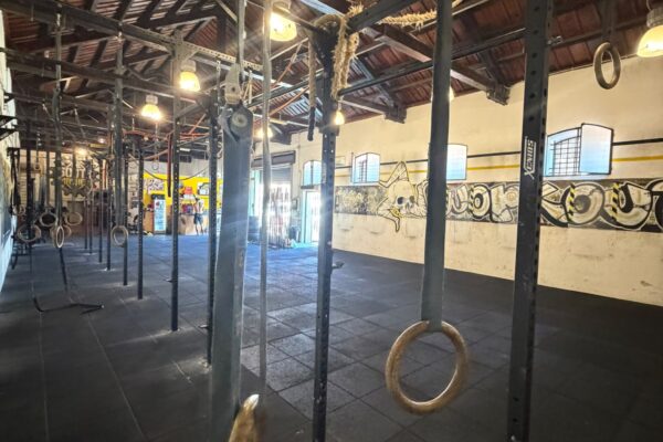 foto interni palestra crossbox cantiere palermo