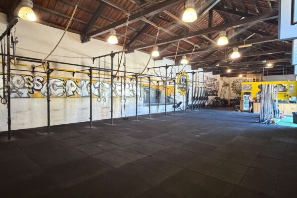 foto interni palestra crossbox cantiere palermo